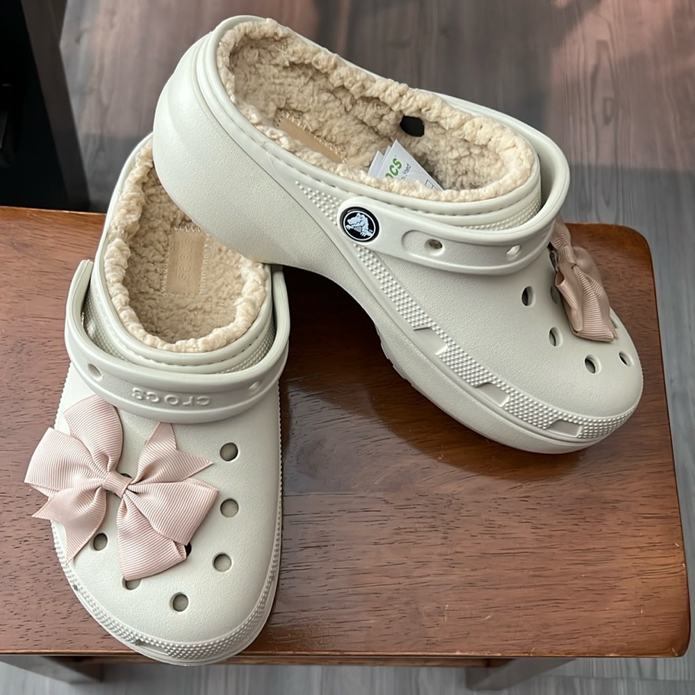 WOMEN'S CLASSIC PLATFORM LINED CLOG WITH BOWS